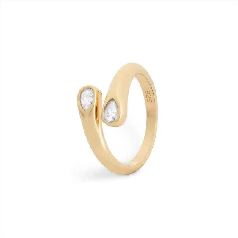 Lily Pear Moissanite Ring | 18k Gold Vermeil